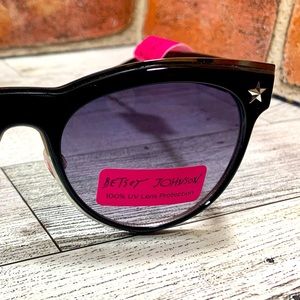 Betsey Johnson star sunglasses